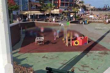 El parque infantil de la playa de Melenara, esta tarde/TA.